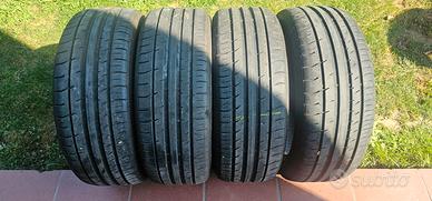 4 gomme 215 50 18 92 W Falken con 500 km.