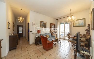 LUMINOSO TRILOCALE IN ZONA SERVITA