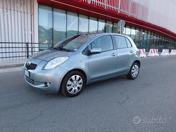 Toyota Yaris 1.3 benzina