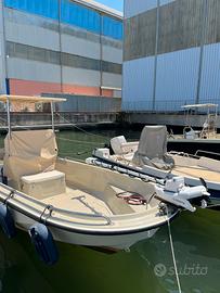 Boston Whaler 23 Outrage