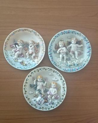 Set di tre piatti vintage in ceramica con angeli