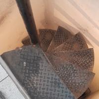 scala chiociola  in ferro 