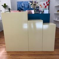 Set di podium in resina creme