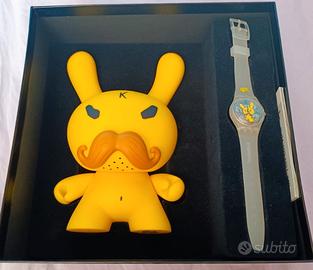 Orologio da polso Swatch × Kidrobot GJ130