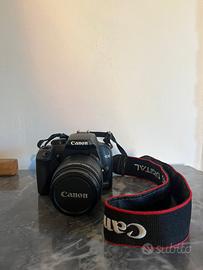 Macchina FotograficaCanon eos 1000d