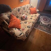 Divano letto e 2 poltrone