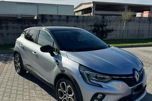 Renault Captur 1.6 E-Tech hybrid Techno Fast Track