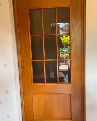 Porte interne in legno o legno e vetro
