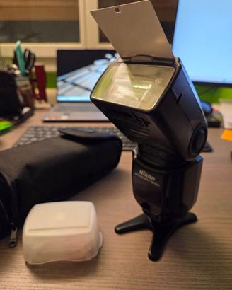 NIKON SPEEDLIGHT SB-900