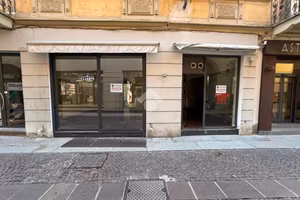 NEGOZIO A CREMONA