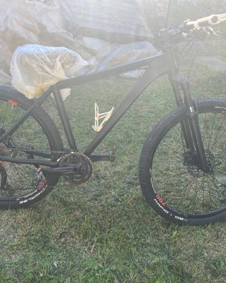 MTB Lombardo 29" - Cambio Professionale Shimano
