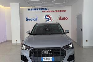 Audi Q3 35 TDI S tronic Identity Black