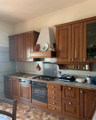 Cucina completa in legno