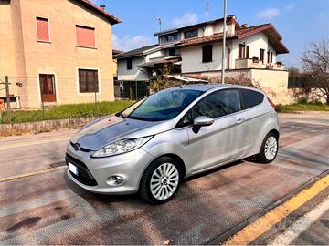 Ford Fiesta 1.2 82cv 