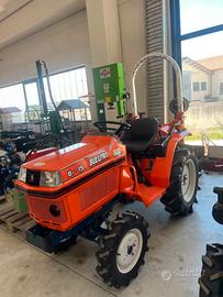 Trattorino Kubota Bulltra B1-15.