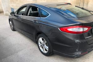 Ford Mondeo berlina