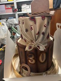 Torta scenografica per festeggiare i 30 anni.