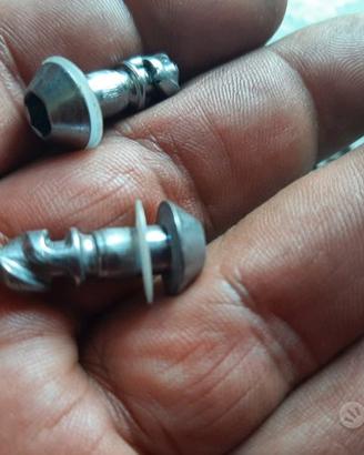 VITI CARENE ORiGINALE YAMAHA R1 04 05 06 / 07 08