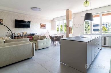 Appartamento di 106 m² con 4 locali e box auto a M