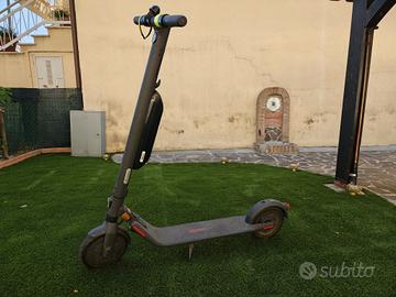 Monopattino elettrico Ninebot by Segway 