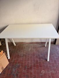Scrivania  Ikea trotten