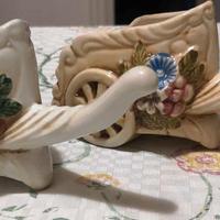 LOTTO DI 2 BIGHE IN CERAMICA CAPODIMONTE