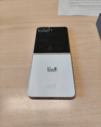 SAMSUNG Z FLIP 8 12/512 GB NUOVO!!