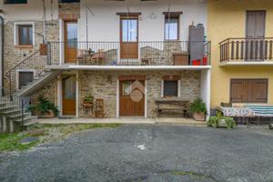 CASA SEMINDIPENDENTE A VENASCA