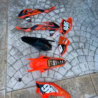 Kit plastiche e sella ktm