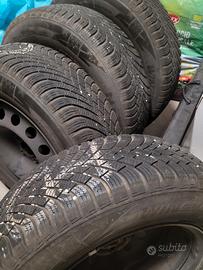 4 gomme invernali  e 4 cerchi in ferro