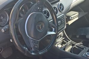 autovettura mercedes gla