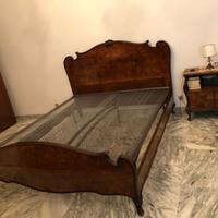 letto stile Chippendale con comodini