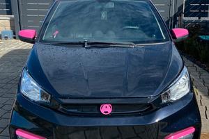 Aixam City Sport nera e fucsia