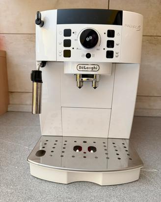 Macchina caffè DeLonghi Magnifica S