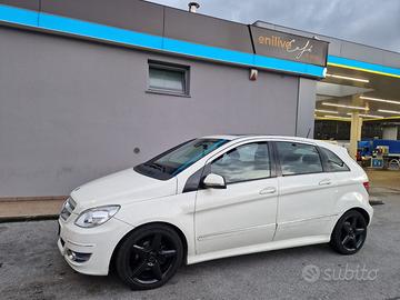 Mercedes Classe B/200 CDI-Allestimento AMG