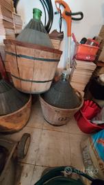 n. 3 damigiane 54 L.