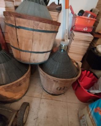 n. 3 damigiane 54 L.