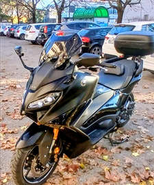 Yamaha T-Max Tech Max 560
