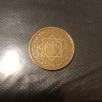 una moneta marocco da 50 francs