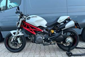 DUCATI MONSTER 796