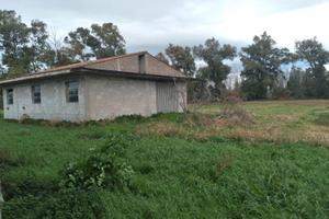Terreno con capannone