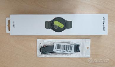 Galaxy Watxh 7, mai usato, con doppio cinturino 