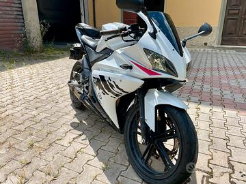 Yamaha YZF R125 (2011)