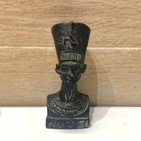 Statuina Regina Nefertiti
