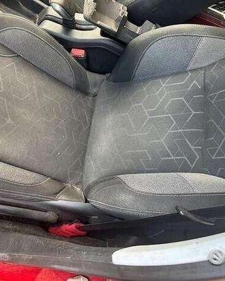 Interni peugeot 2008