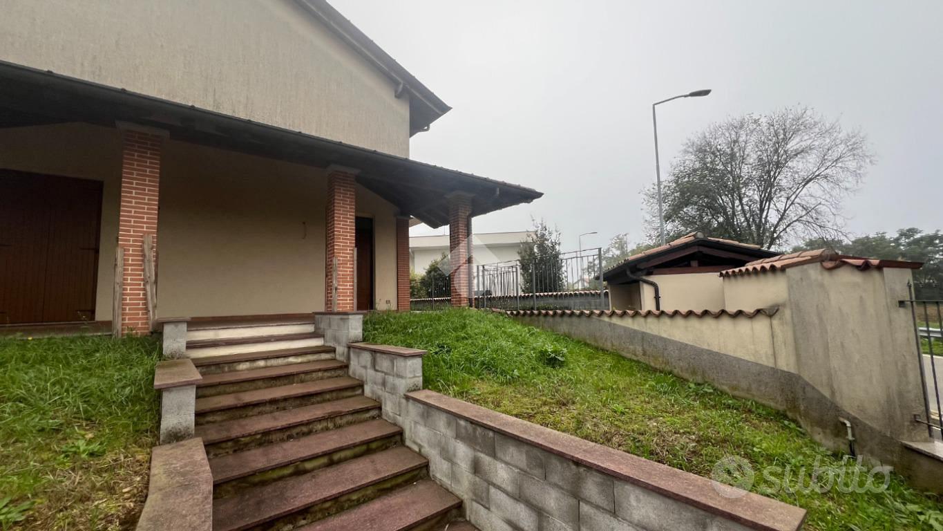 VILLA A SCHIERA A CORBETTA - View 2