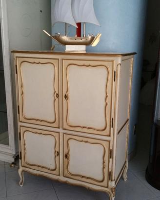 Credenza artigianale veneziana