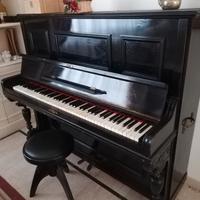 #pianoforte verticale di colore #nero 