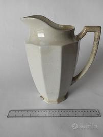 Brocca in porcellana bianca dei primi del '900