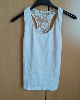 Canottiera  bianca con pizzo sulla schiena 